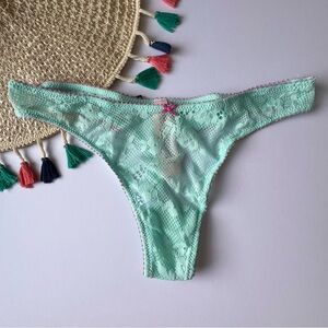 Victoria's Secret Tease High-Leg Scoop Thong Panty Waterfall & Peony Large NEW